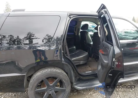 2008 Cadillac Escalade Standard from USA, damaged, VIN 1GYEC63848R220048